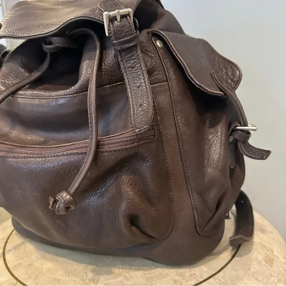 Ellington Vintage Leather Backpack Bucket Bag In Chocolate